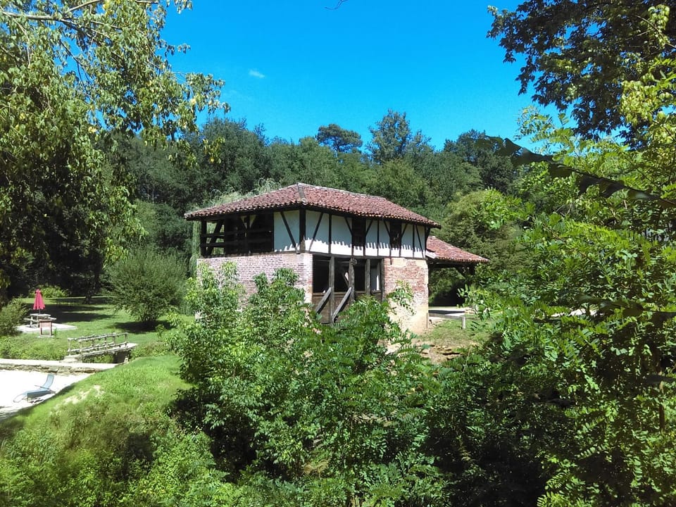 Property building, Garden view, River view