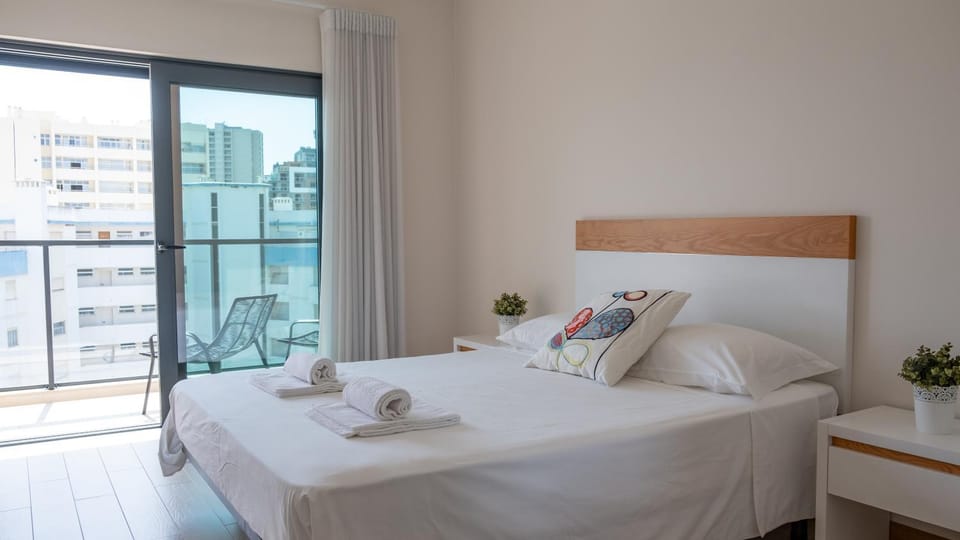 Bed, Balcony/Terrace, Bedroom