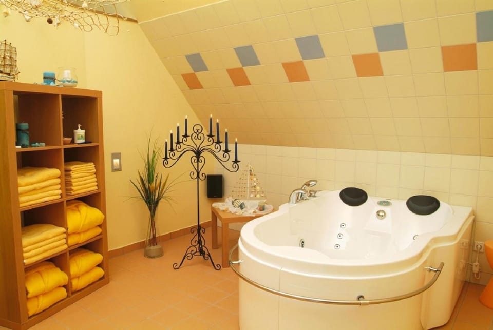 Hot Tub, Spa and wellness centre/facilities