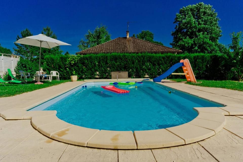 Swimming pool, Swimming pool