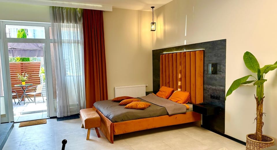 Bed, Living room