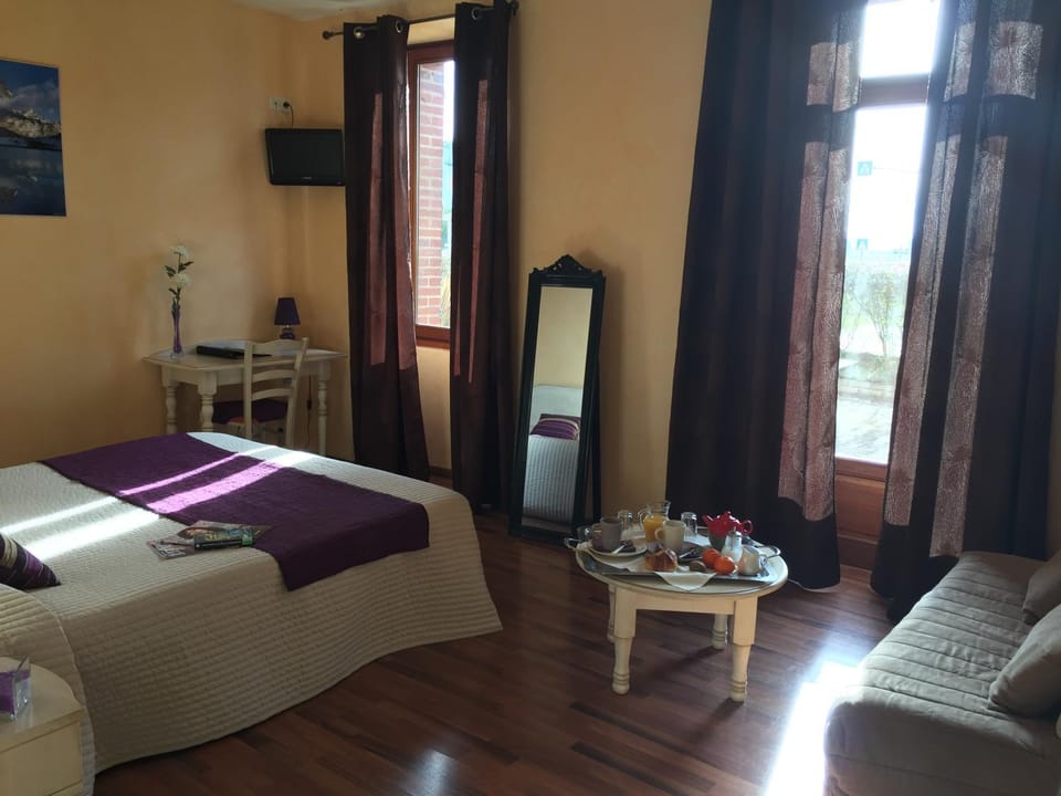 Logis Hôtel Les 3B Hotel in Occitanie