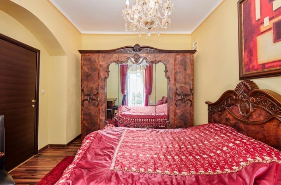 Bed, Photo of the whole room, Bedroom, wardrobe
