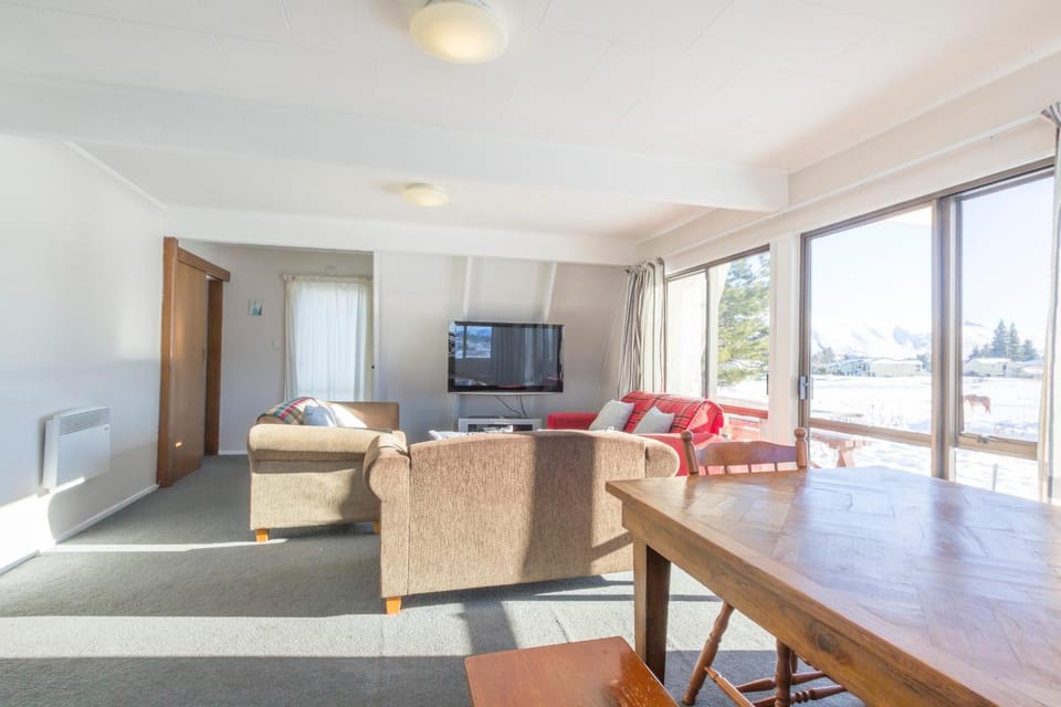 Living room, Mountain view