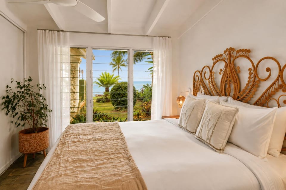 Bed, Bedroom, air conditioner