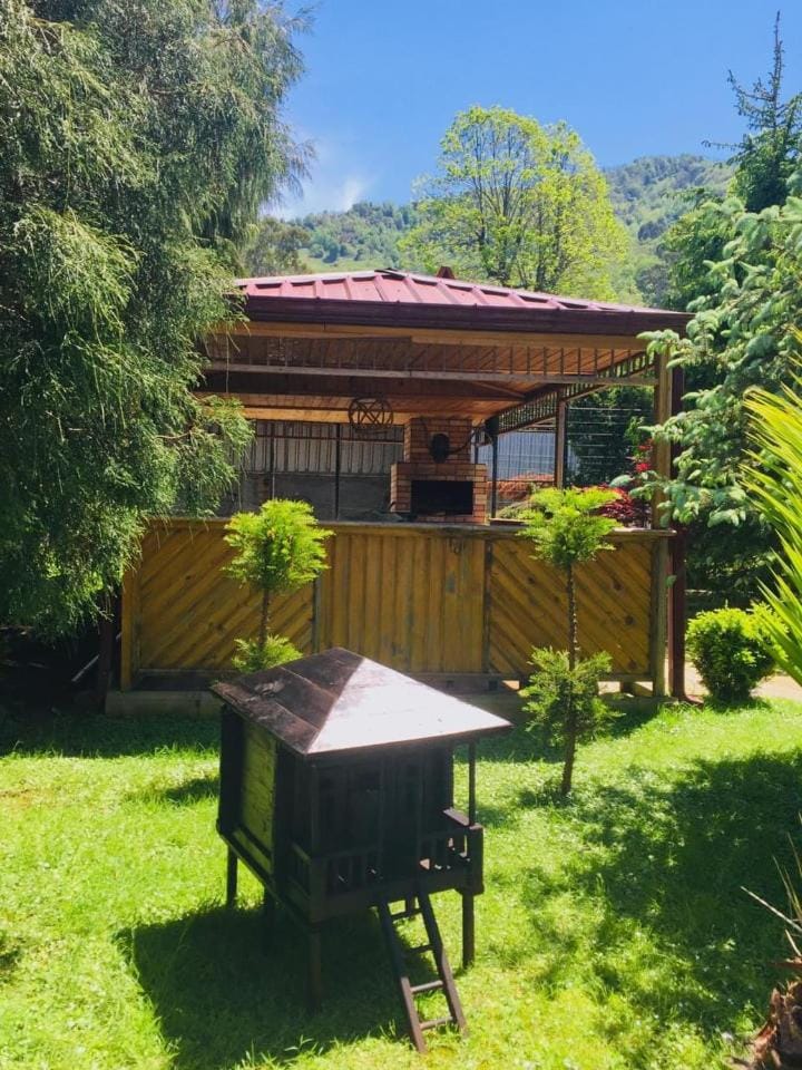 Vacation Home Nukri House in Batumi