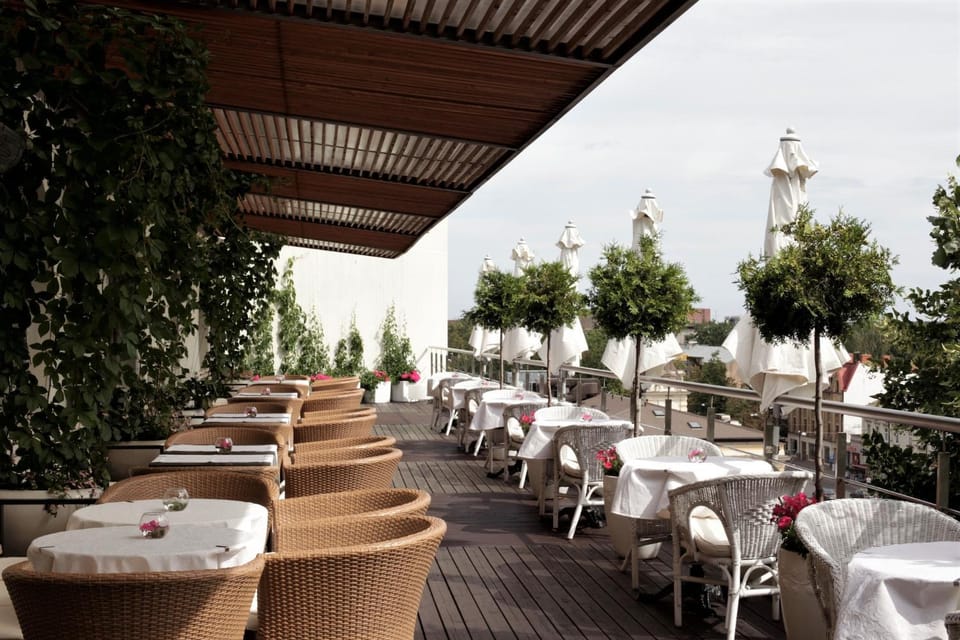 Restaurant/places to eat, Balcony/Terrace, Banquet/Function facilities, City view