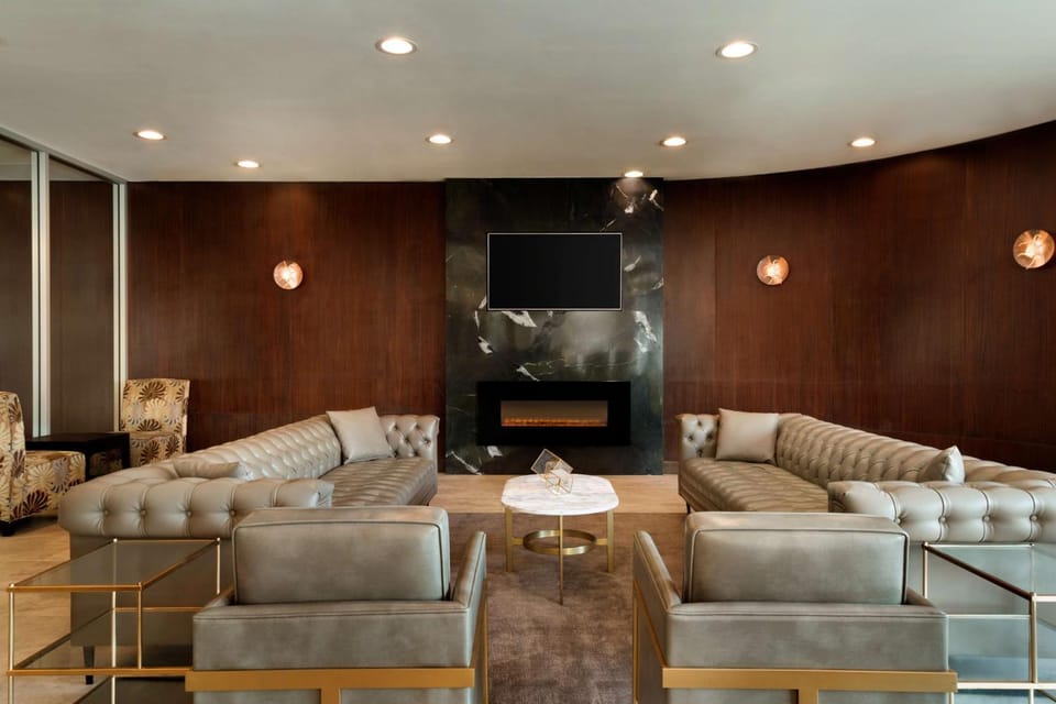 Communal lounge/ TV room, Lobby or reception