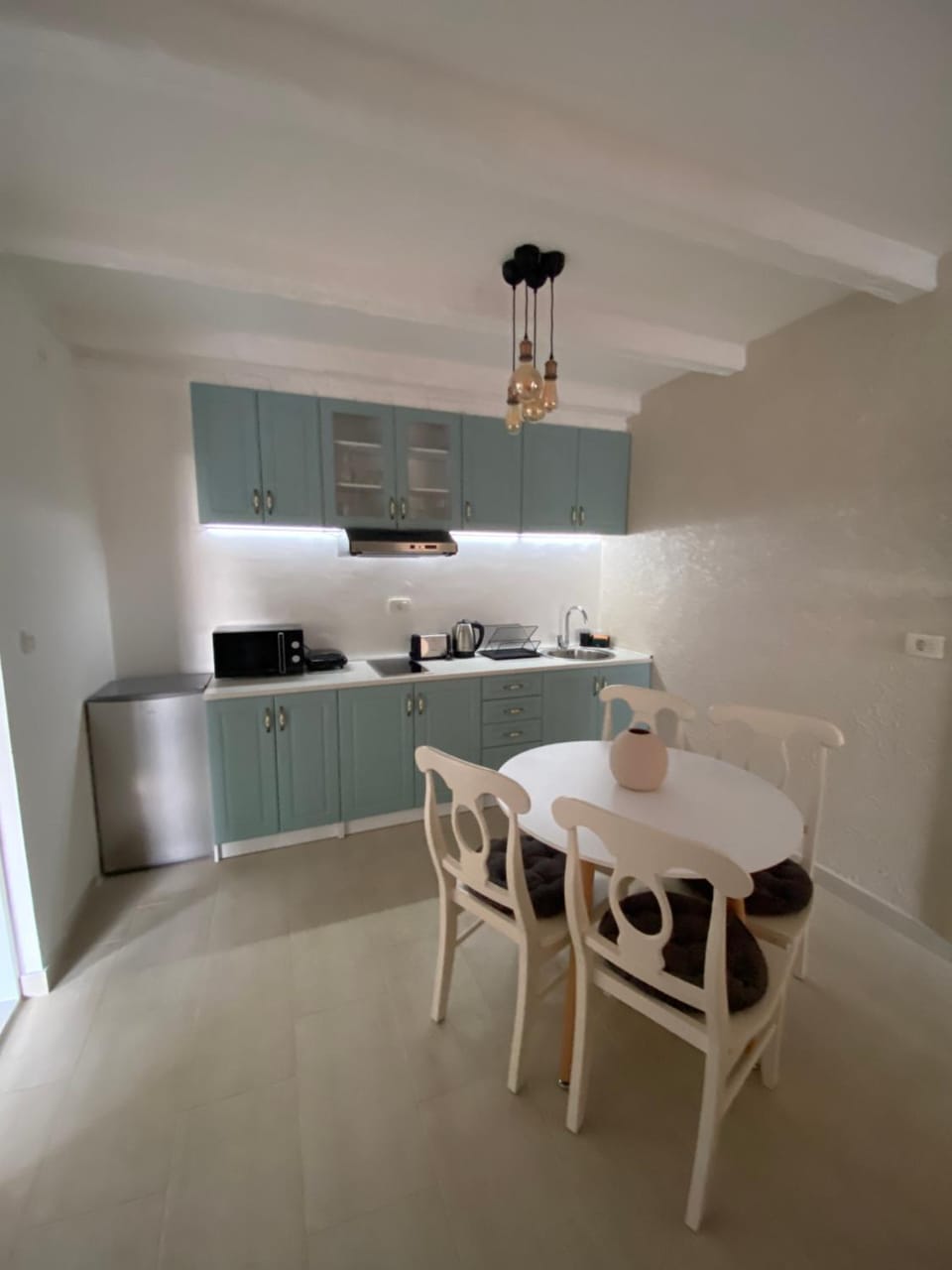 Dining area, kitchen