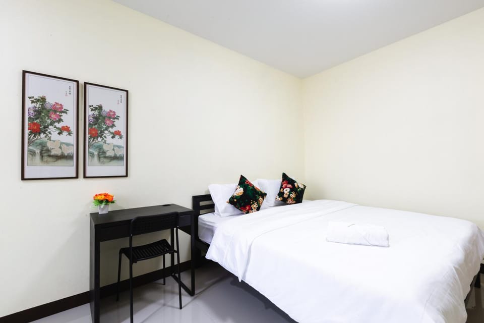 House of Happiness Apartment hotel in Bangkok