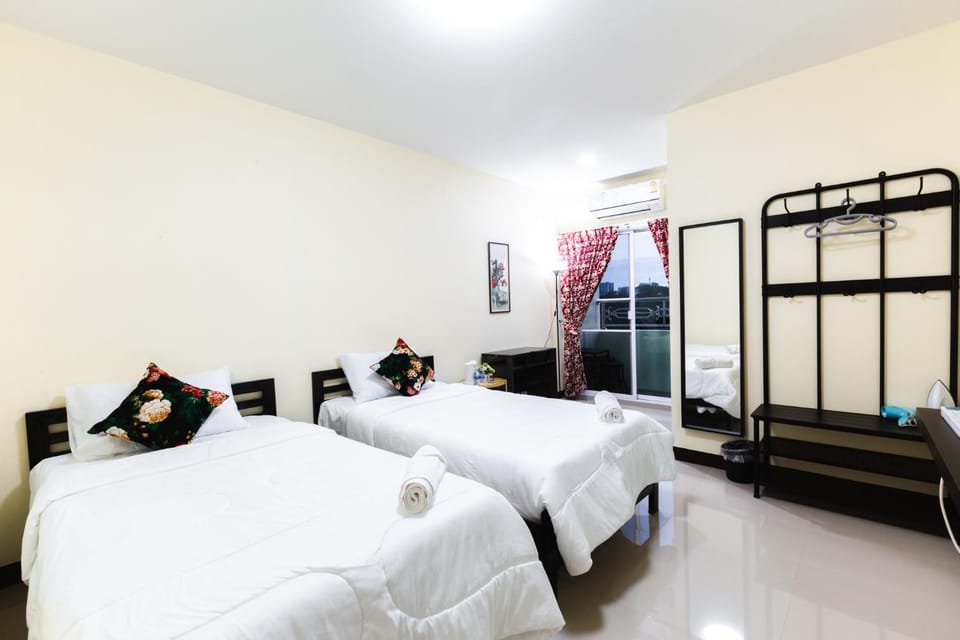 House of Happiness Apartment hotel in Bangkok