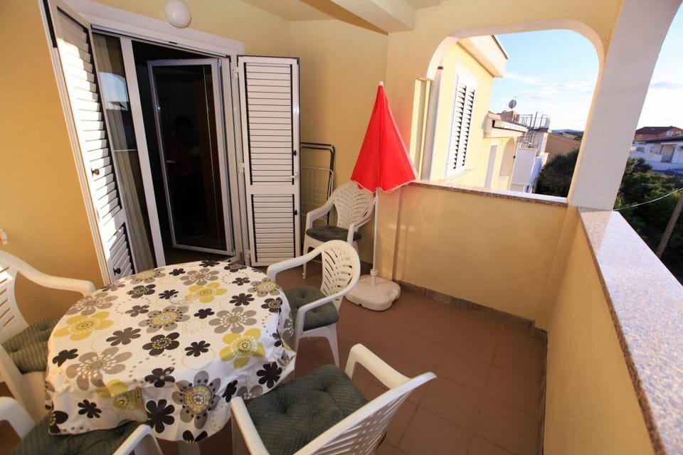 View (from property/room), Balcony/Terrace, Other, Decorative detail, Seating area, City view, Street view, Area and facilities