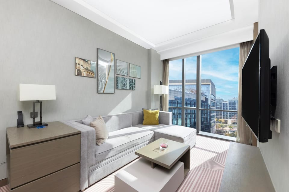 View (from property/room), Living room, Seating area
