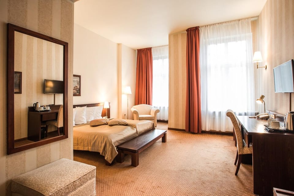 Living room, Photo of the whole room, Bedroom