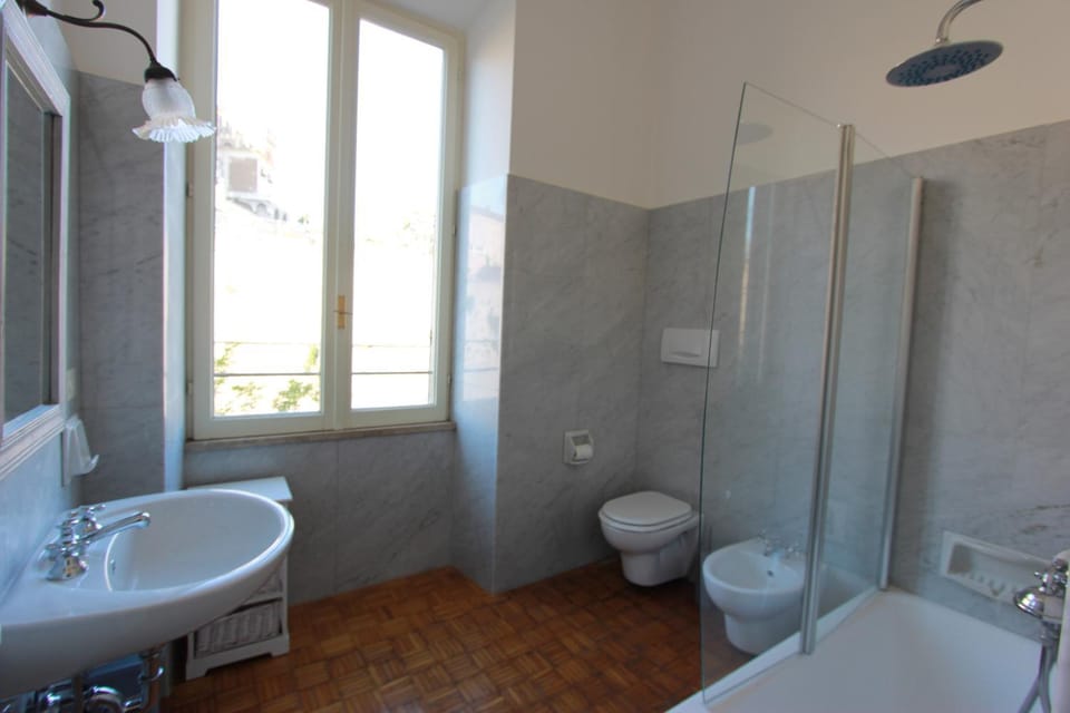 Bathroom, Bath