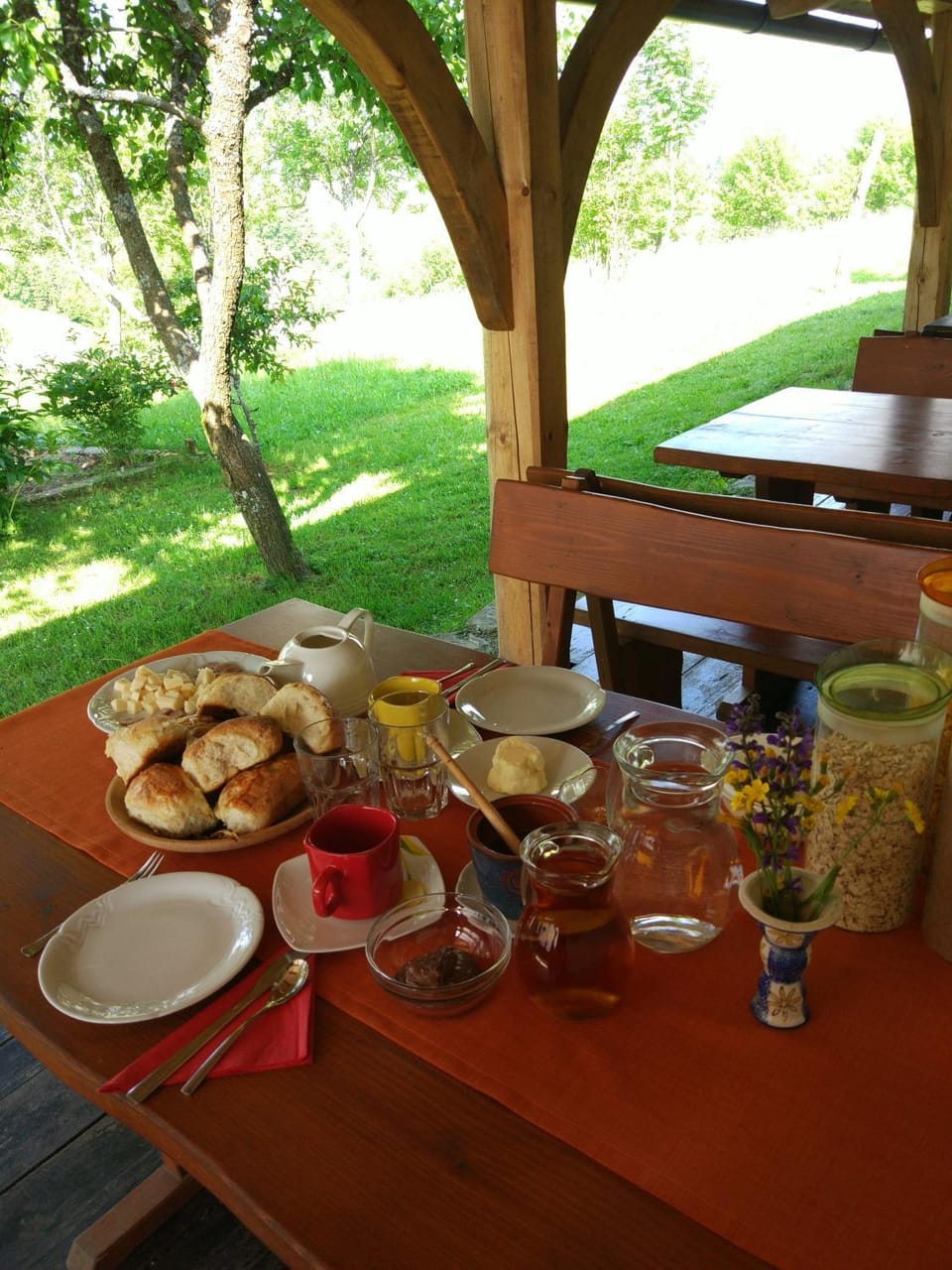 Patio, Restaurant/places to eat, Garden, Food and drinks, Food, Garden view, Breakfast, American breakfast