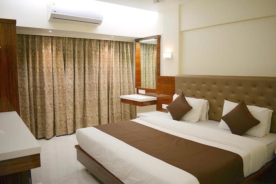 Hotel Milan International Hotel in Mumbai