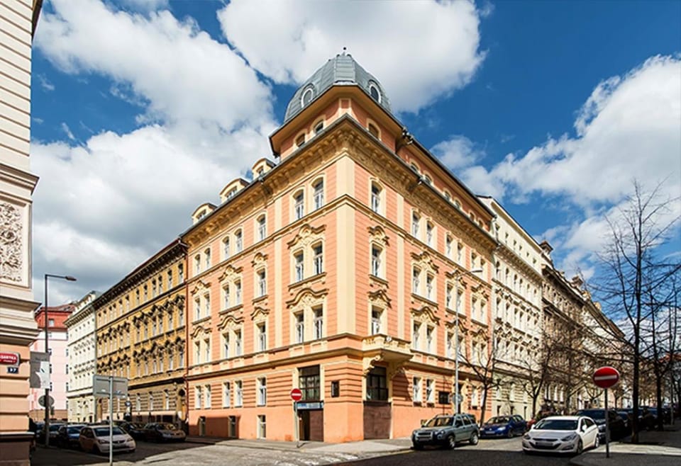 Property building, Facade/entrance