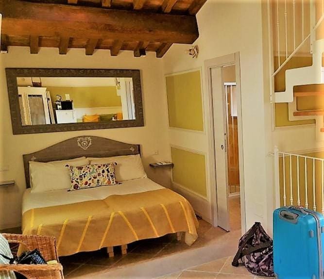 Podere Chiaromonte Farm Stay in Tuscany