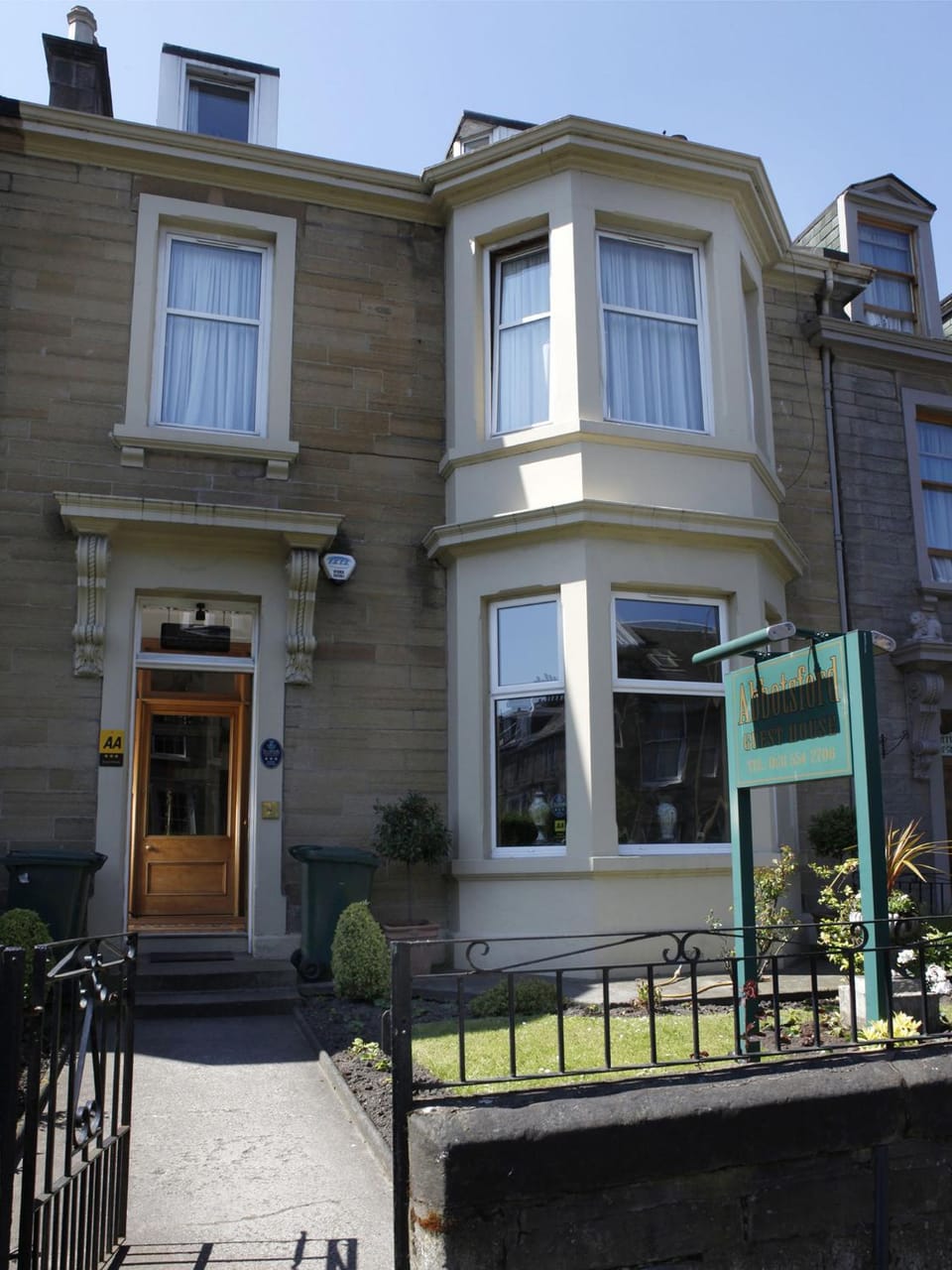 Facade/entrance