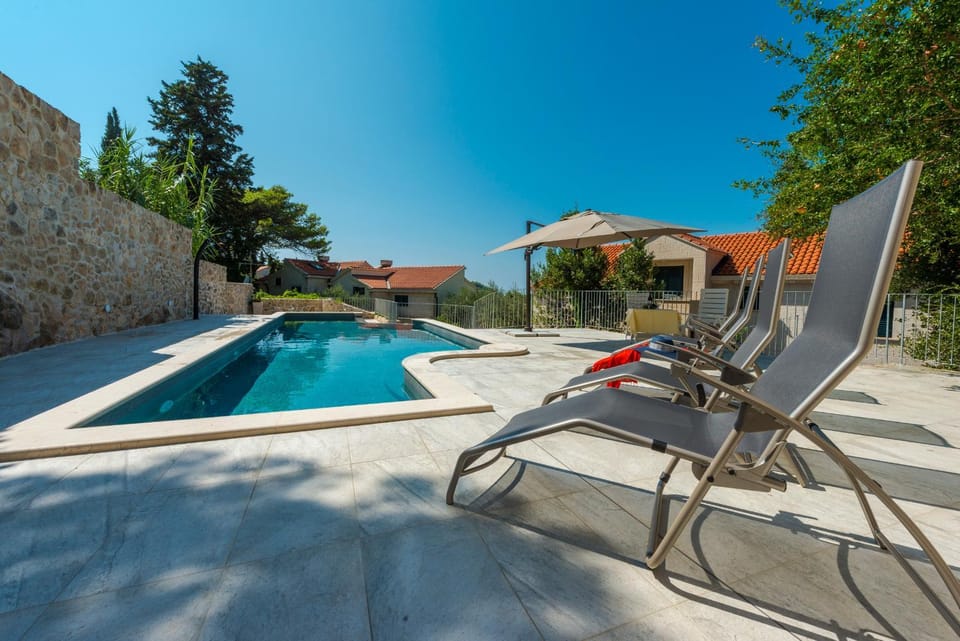 Swimming pool, Swimming pool