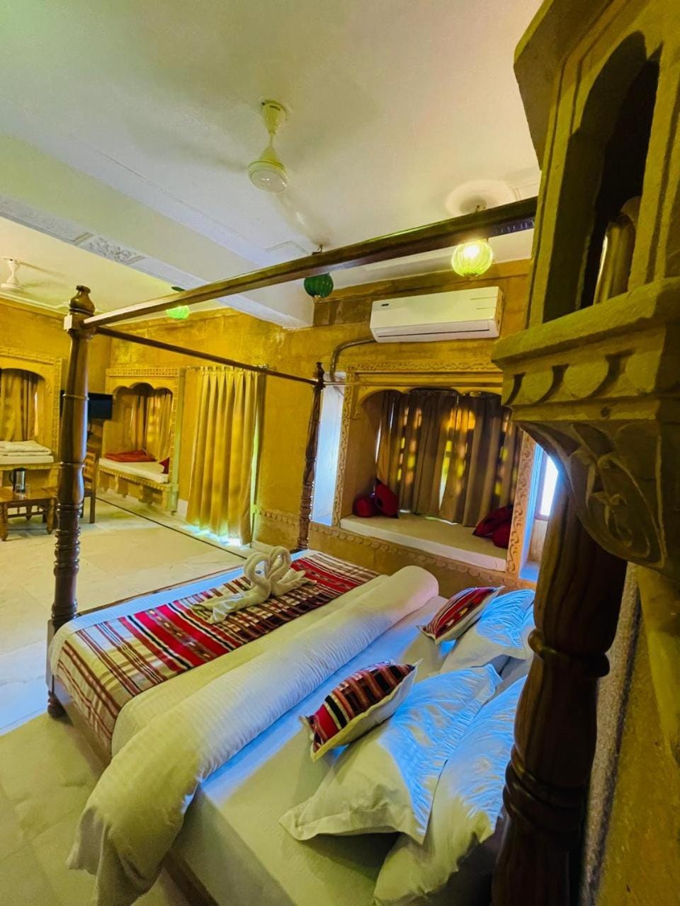 Bed, Photo of the whole room, Bedroom, air conditioner