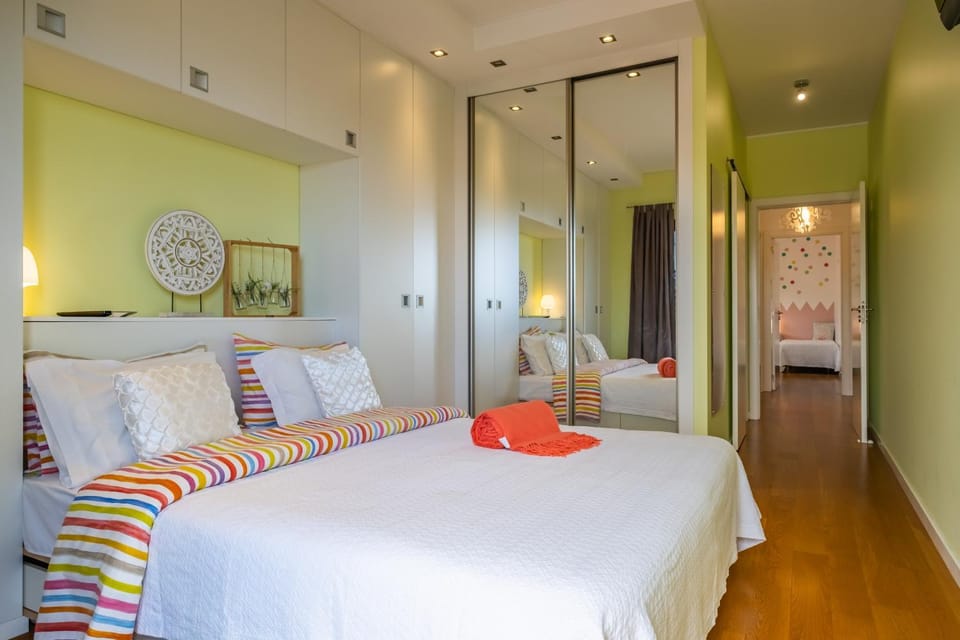 Bed, Photo of the whole room, Bedroom, wardrobe