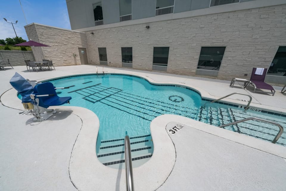 Swimming pool, Swimming pool