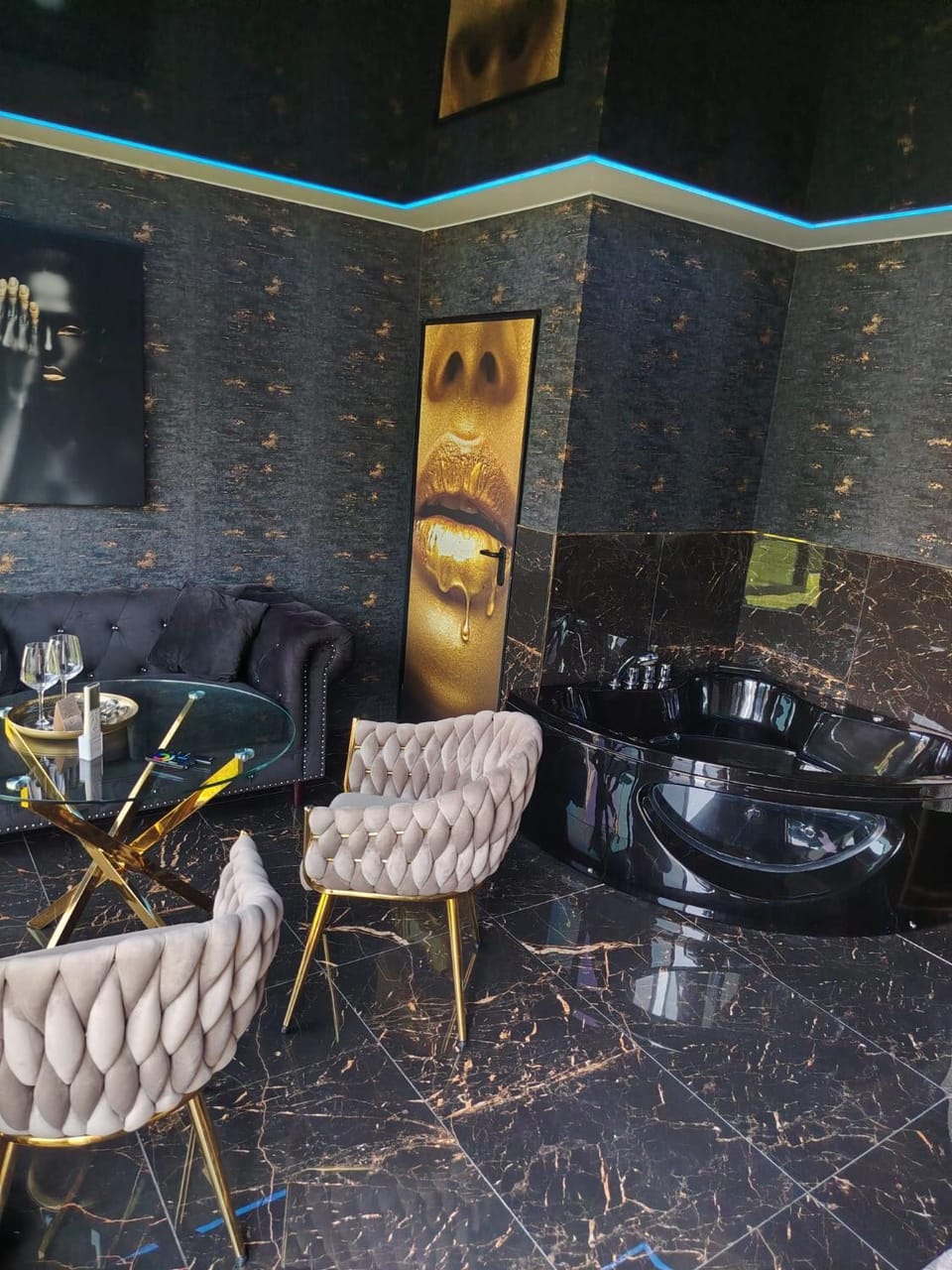Hot Tub, Seating area, Bath