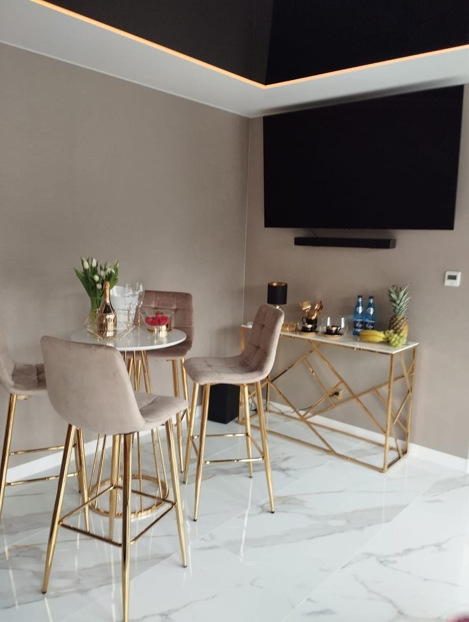Communal lounge/ TV room, TV and multimedia