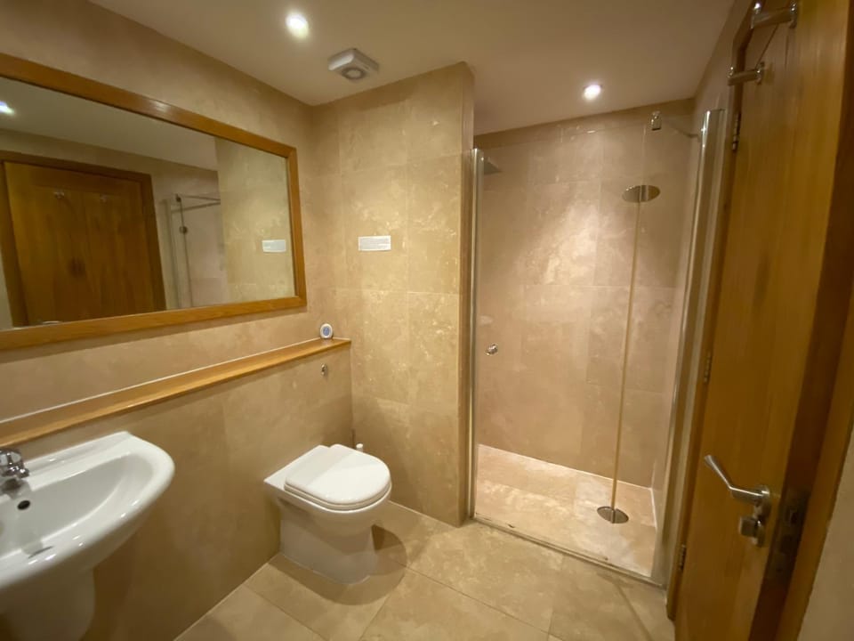 OHANA HOUSE - Unbeatable Location - UK's Best Beaches House in Newquay