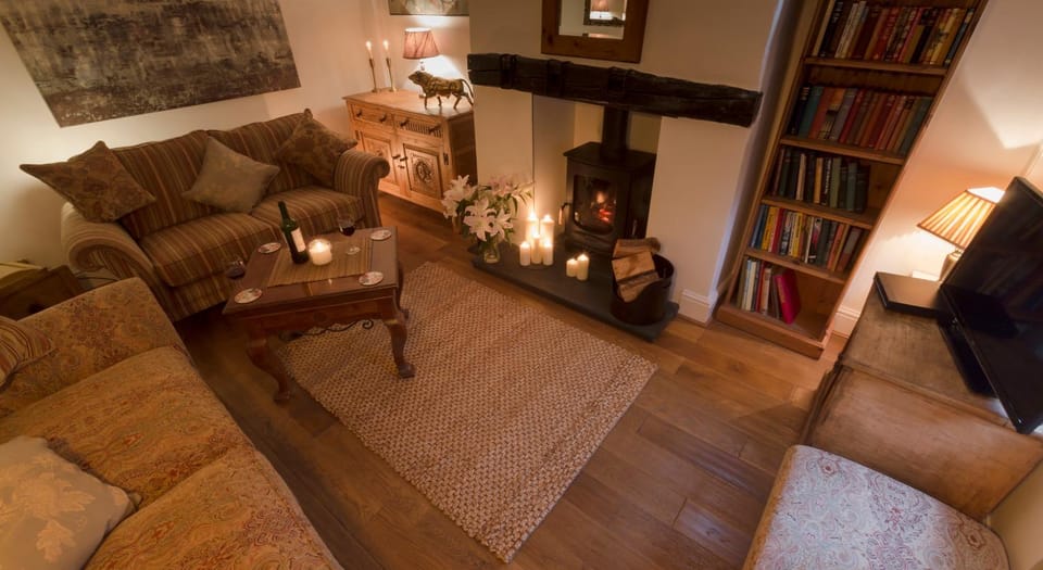 Library, Living room, Seating area