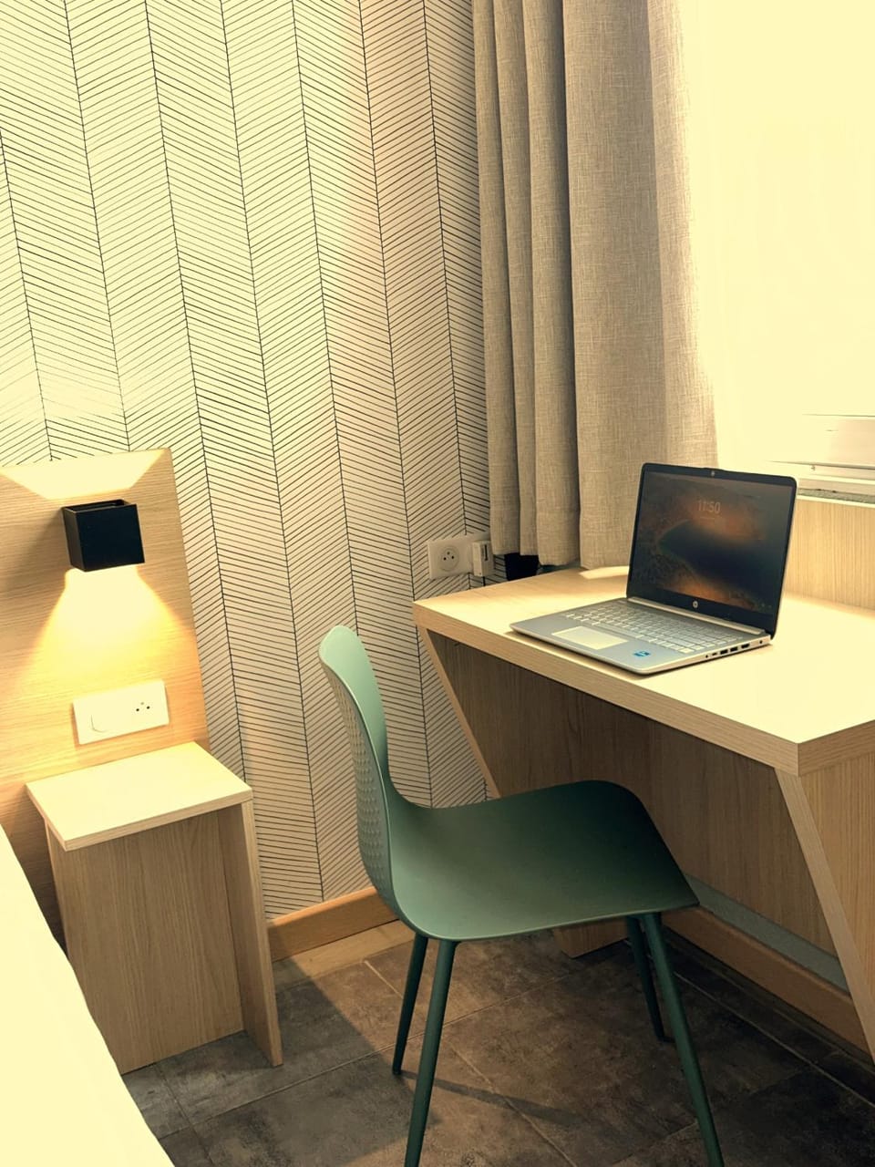 Toilet, Bed, TV and multimedia, Bedroom