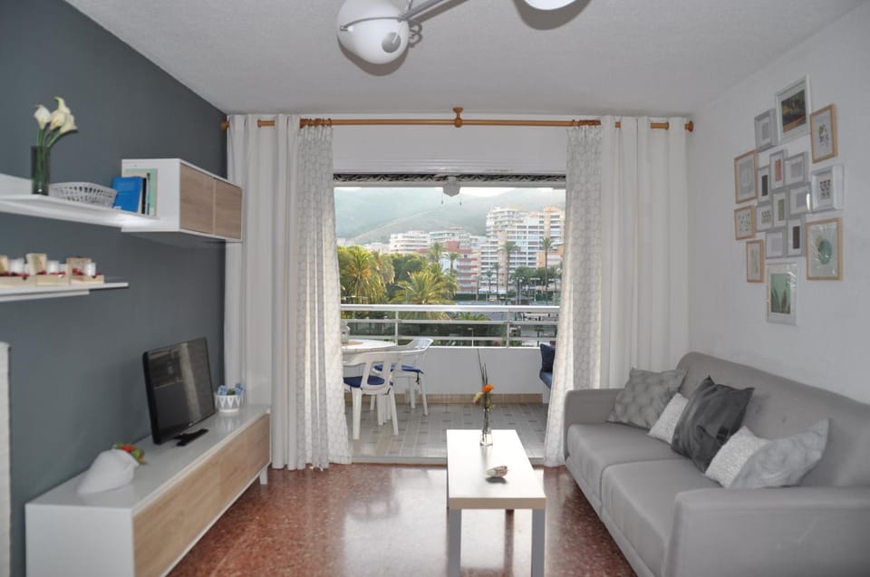 View (from property/room), Living room, Photo of the whole room, Dining area, Mountain view