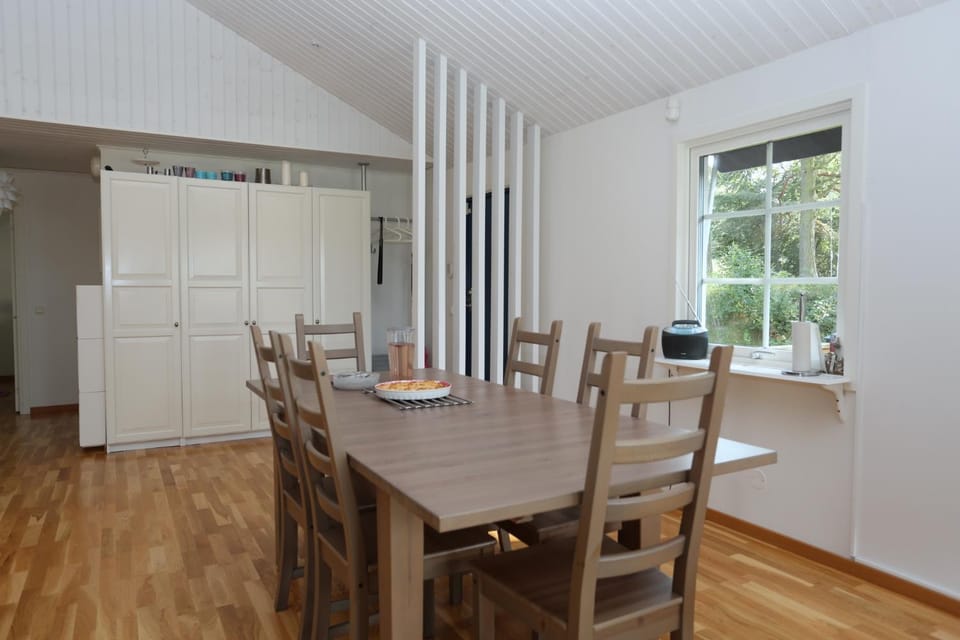 Restaurant/places to eat, Dining area