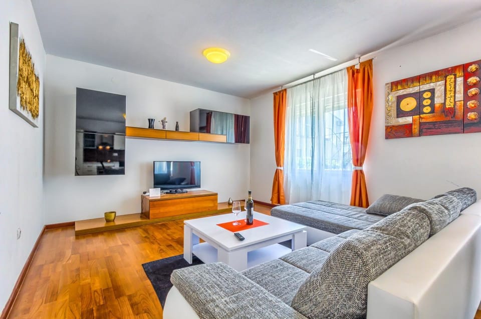 Luxury Apartments Domgjoni Apartment in Podstrana
