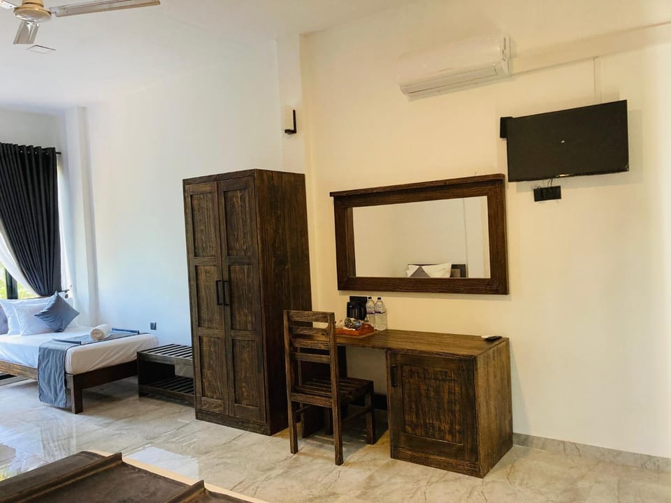 TV and multimedia, Coffee/tea facilities, Photo of the whole room, Bedroom