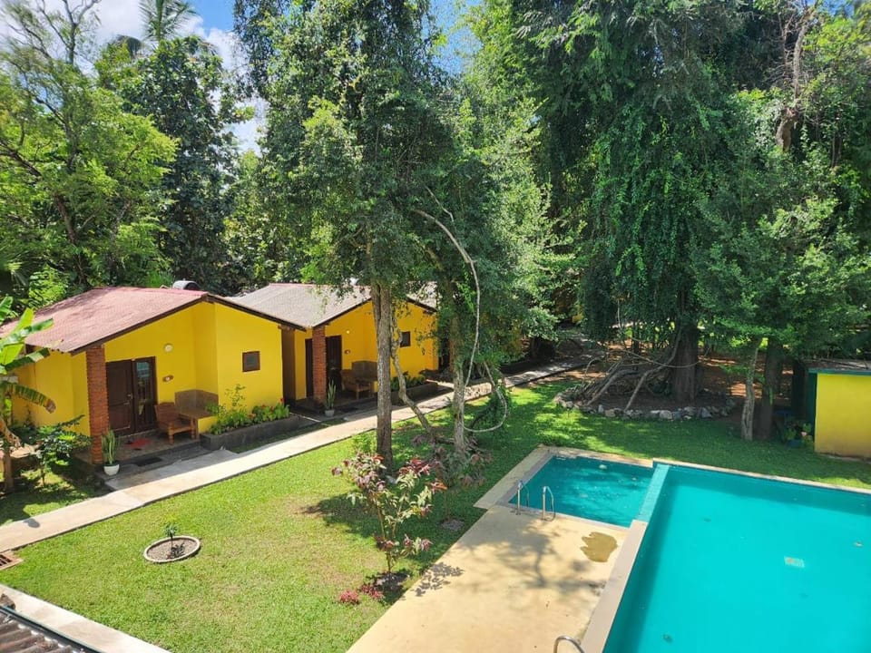 Garden, View (from property/room), Swimming pool