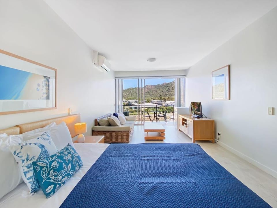 Blue on Blue Studio Room 1322 Inn in Queensland