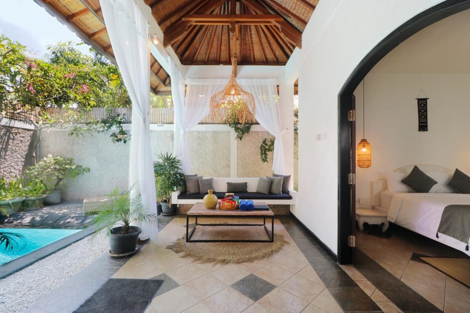 Patio, Garden, Bathroom, Balcony/Terrace, Living room, Seating area, Bedroom, Swimming pool