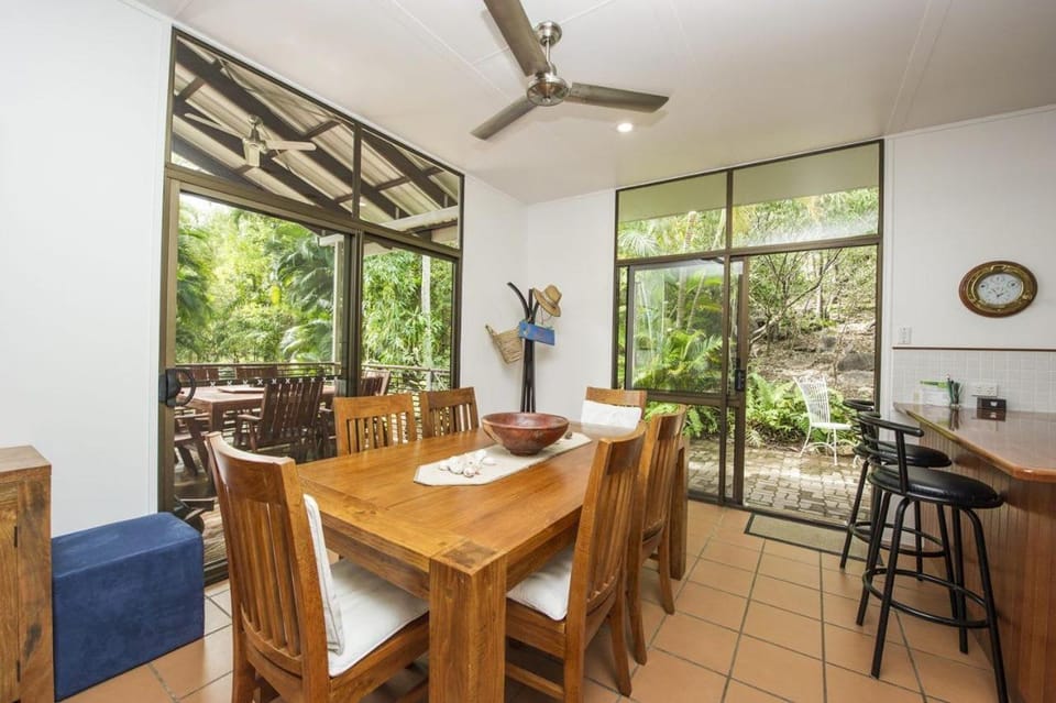 Sunbird Retreat House in Florence Bay