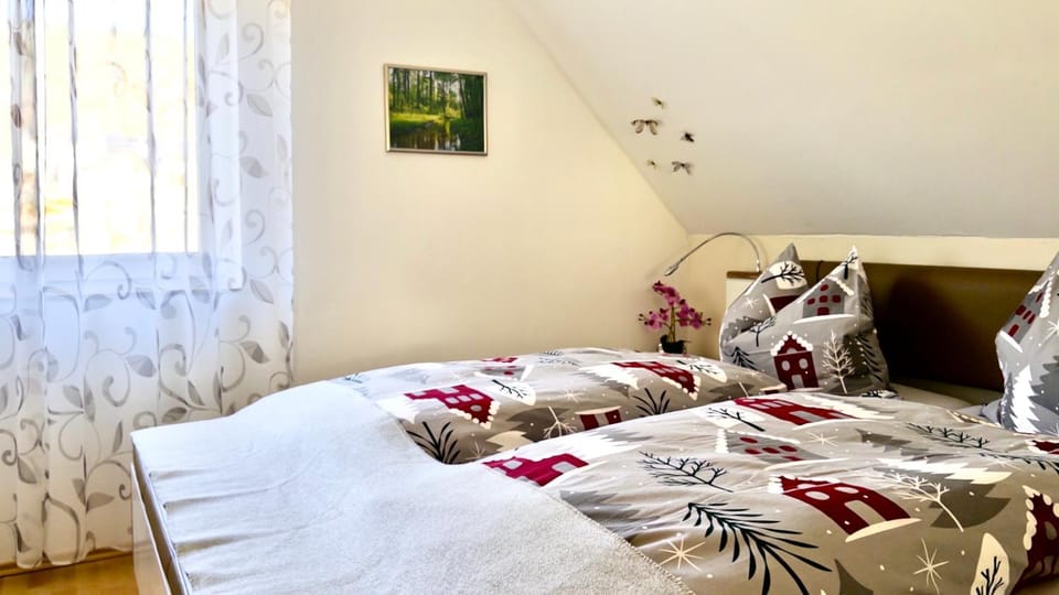 Winter, Photo of the whole room, Bedroom