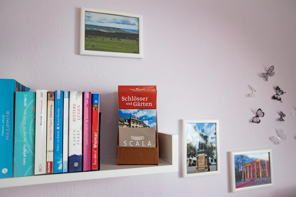 Living room, Decorative detail