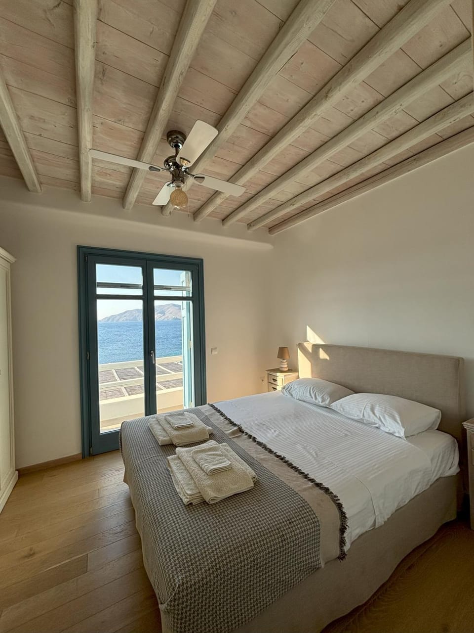 Almyra Yellow Villa House in Kea-Kythnos