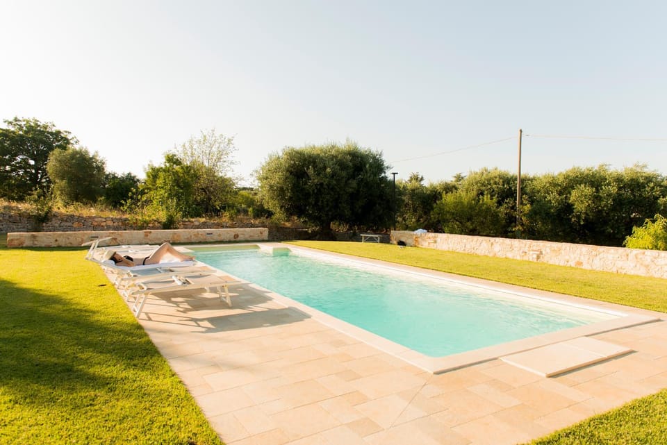 Property building, Day, Garden, Garden view, Pool view, Swimming pool, sunbed