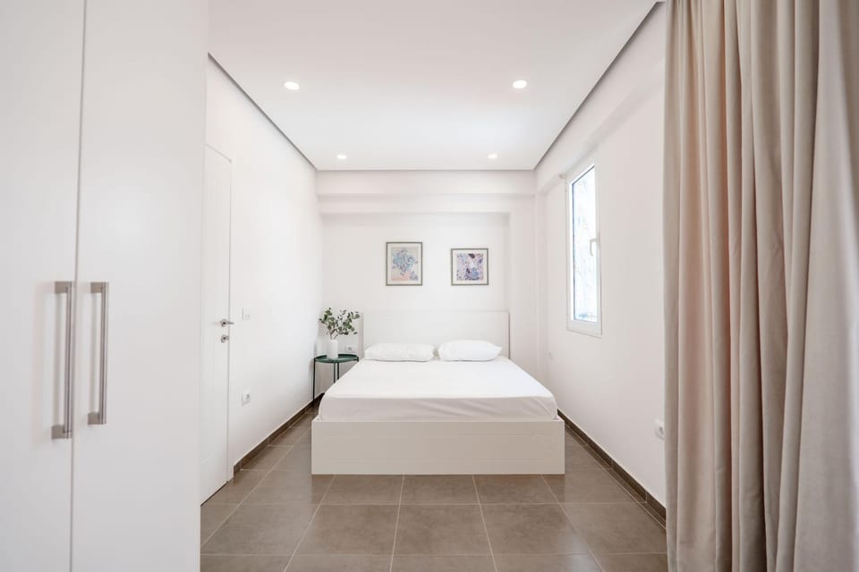 Bed, Bedroom, flat iron, wardrobe