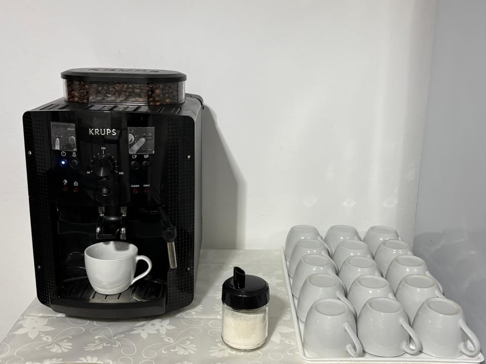Coffee/tea facilities, Communal kitchen
