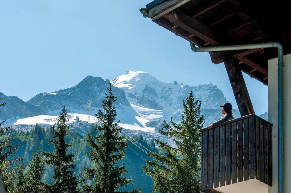 Natural landscape, Ski School, Skiing, Hiking, Garden view, Landmark view, Mountain view, River view, Family