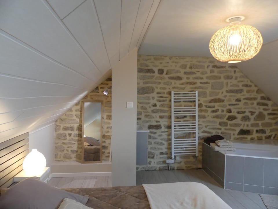 Bathroom, Bedroom, Bath