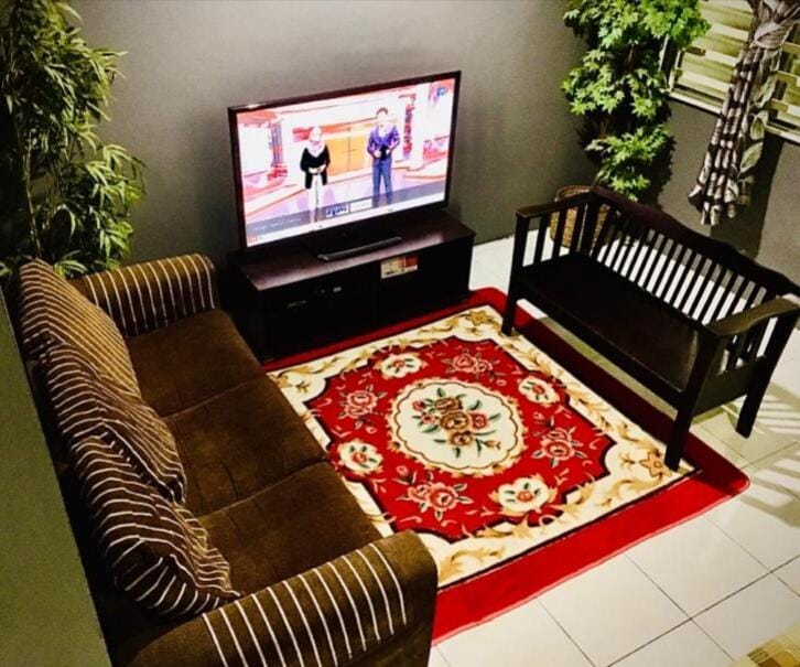 Az Zahra Homestay KLIA Sepang Bed and Breakfast in Negeri Sembilan, Malaysia